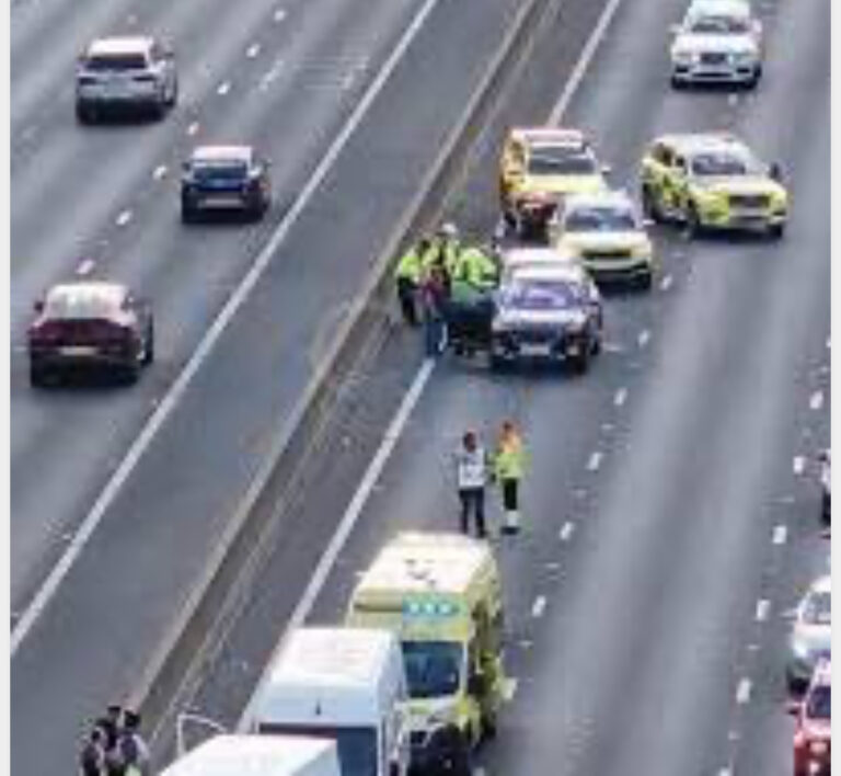 Live: multi vehicle collision brings m62 eastbound to a partial standstill between junction 30 and 31