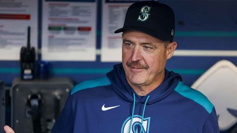 BREAKING NEWS: In a stunning turn of events that has left fans across the desert buzzing with emotion,Seattle Mariners Head Coach Dan Wilson has officially announced that star Baseball center fielder Julio Rodríguez, will be the new….see more