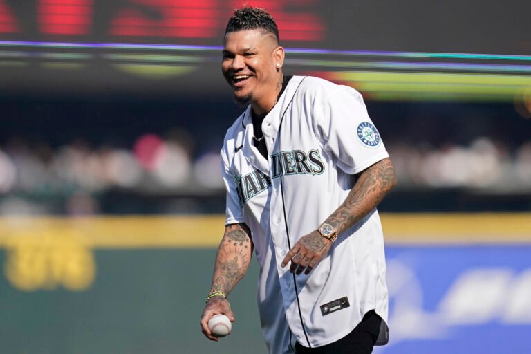 BREAKING NEWS: Excitments Hit Great T-Mobile Park stadium as former right-handed starting pitcher Seattle Mariners legend Félix Hernández has Returned to former team this time he not playing but he take the position of senior C……..see more