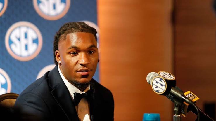 BREAKING NEWS: In a jaw- dropping turn events, the Missouri Tigers Community are disappointed as the wide receiver Luther Burden III. made a stunning decision that has sent shouckwaves throughout the organisation and National Collegiate Athletic Association (NCAA) in shock and accept his resignation Boldly with…..see more