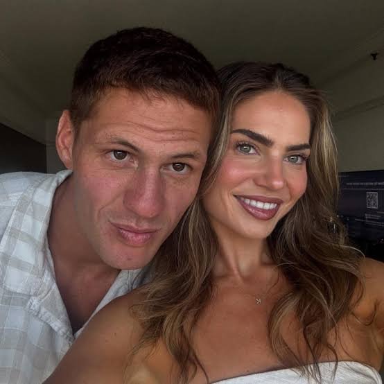 SHOCKING ANNOUNCEMENT: Newcastle Knights Captain Kalyn Ponga and his Girlfriend Gaby Dunn recently shared news regarding their personal circumstances, prompting a wave of empathy and encouragement from across the National Rugby League World (NRL). In a brief statement, that……read more