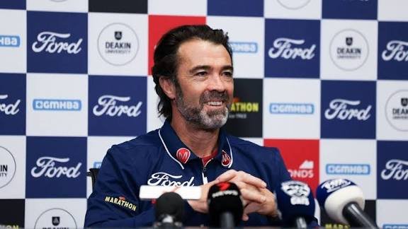 BREAKING NEWS: Geelong Cats Reacts in Shock as Head Coach Chris Scott makes Surprising Decision Announcing that midfielder Max Holmes has been made the new….see more
