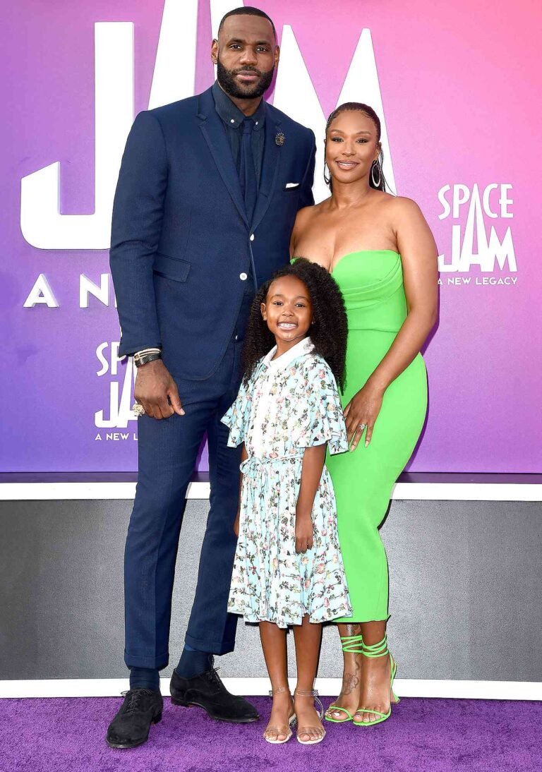 GOOD NEWS: Los Angeles Lakers Star LeBron James and his Wife: Savannah are Happily celebrate the Arrival of their new……view more