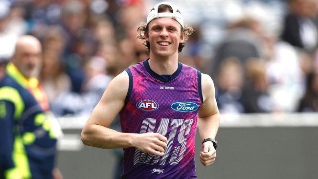 𝐃𝐄𝐀𝐋 𝐀𝐂𝐂𝐄𝐏𝐓𝐄𝐃: 𝐓𝐡𝐞 𝐆𝐞𝐞𝐥𝐨𝐧𝐠 𝐂𝐚𝐭𝐬 𝐦𝐢𝐝𝐟𝐢𝐞𝐥𝐝𝐞𝐫 𝐌𝐚𝐱 𝐇𝐨𝐥𝐦𝐞𝐬 𝐢𝐧𝐤𝐞𝐝 𝐚 𝐜𝐨𝐧𝐭𝐫𝐚𝐜𝐭 𝐭𝐨….. 𝐯𝐢𝐞𝐰 𝐦𝐨𝐫𝐞