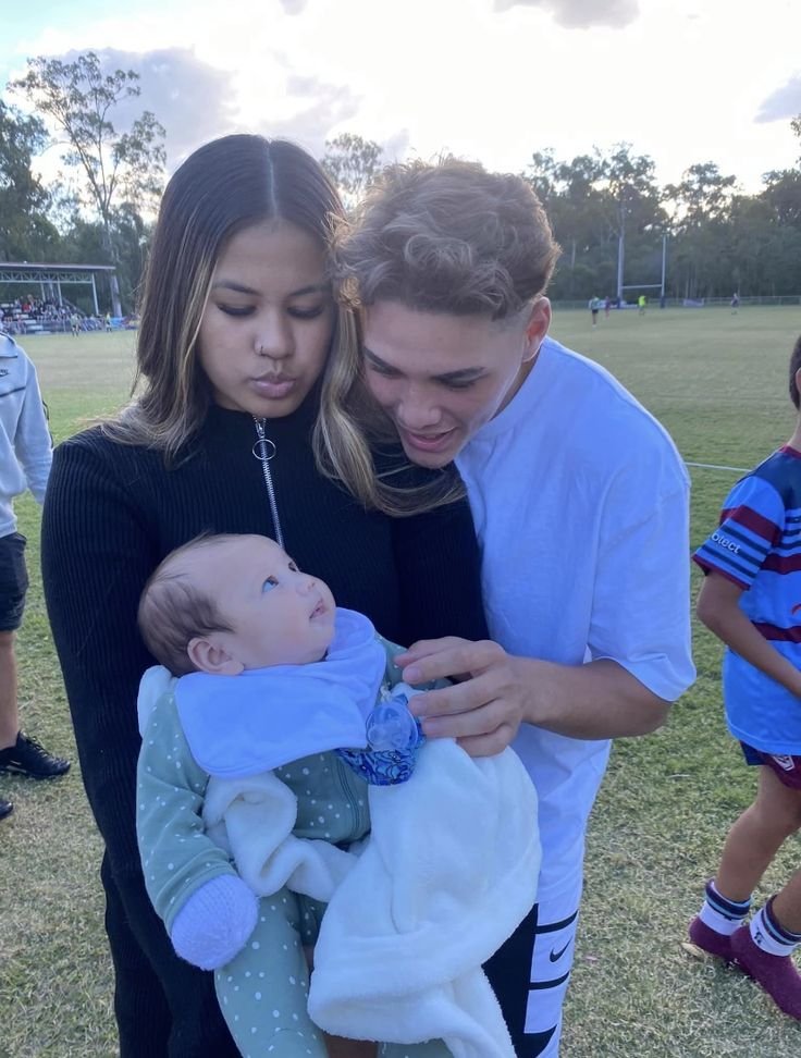 𝙂𝙊𝙊𝘿 𝙉𝙀𝙒𝙎: 𝘽𝙧𝙞𝙨𝙗𝙖𝙣𝙚 𝘽𝙧𝙤𝙣𝙘𝙤𝙨 𝙎𝙪𝙥𝙚𝙧𝙨𝙩𝙖𝙧 𝙍𝙚𝙚𝙘𝙚 𝙒𝙖𝙡𝙨𝙝 𝙖𝙣𝙙 𝙝𝙞𝙨 𝙀𝙭-𝙂𝙞𝙧𝙡𝙛𝙧𝙞𝙚𝙣𝙙: 𝙁𝙧𝙚𝙙𝙖 𝙋𝙪𝙧𝙪 𝙃𝙖𝙥𝙥𝙞𝙡𝙮 𝙎𝙝𝙖𝙧𝙚 𝙖𝙣𝙙 𝙘𝙚𝙡𝙚𝙗𝙧𝙖𝙩𝙞𝙣𝙜  𝙩𝙝𝙚 𝘼𝙧𝙧𝙞𝙫𝙖𝙡 𝙤𝙛 𝙩𝙝𝙚𝙞𝙧 𝙣𝙚𝙬 𝙎𝙤𝙣𝙜……𝙫𝙞𝙚𝙬 𝙢𝙤𝙧𝙚 .