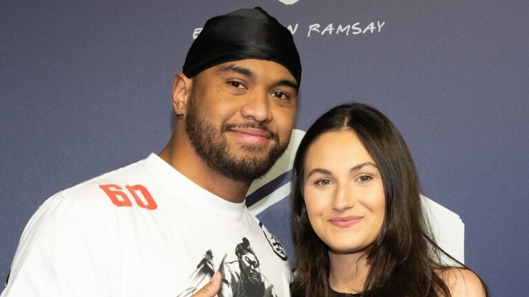 𝐒𝐇𝐎𝐂𝐊𝐈𝐍𝐆 𝐀𝐍𝐍𝐎𝐔𝐍𝐂𝐄𝐌𝐄𝐍𝐓: 𝐈𝐧 𝐭𝐡𝐞 𝐰𝐚𝐤𝐞 𝐨𝐟 𝐚 𝐝𝐞𝐞𝐩𝐥𝐲 𝐩𝐞𝐫𝐬𝐨𝐧𝐚𝐥 𝐚𝐧𝐧𝐨𝐮𝐧𝐜𝐞𝐦𝐞𝐧𝐭 𝐟𝐫𝐨𝐦 𝗠𝗶𝗮𝗺𝗶 𝗗𝗼𝗹𝗽𝗵𝗶𝗻𝘀 𝗤𝘂𝗮𝗿𝘁𝗲𝗿𝗯𝗮𝗰𝗸 𝗧𝘂𝗮 𝗧𝗮𝗴𝗼𝘃𝗮𝗶𝗹𝗼𝗮, 𝐚𝐧𝐝 𝐡𝐢𝐬 𝗪𝗶𝗳𝗲 𝗔𝗻𝗻𝗮𝗵 𝗚𝗼𝗿𝗲 𝐫𝐞𝐜𝐞𝐧𝐭𝐥𝐲 𝐬𝐡𝐚𝐫𝐞𝐝 𝐧𝐞𝐰𝐬 𝐫𝐞𝐠𝐚𝐫𝐝𝐢𝐧𝐠 𝐭𝐡𝐞𝐢𝐫 𝐩𝐞𝐫𝐬𝐨𝐧𝐚𝐥 𝐜𝐢𝐫𝐜𝐮𝐦𝐬𝐭𝐚𝐧𝐜𝐞𝐬, 𝐩𝐫𝐨𝐦𝐩𝐭𝐢𝐧𝐠 𝐚 𝐰𝐚𝐯𝐞 𝐨𝐟 𝐞𝐦𝐩𝐚𝐭𝐡𝐲 𝐚𝐧𝐝 𝐞𝐧𝐜𝐨𝐮𝐫𝐚𝐠𝐞𝐦𝐞𝐧𝐭 𝐟𝐫𝐨𝐦 𝐚𝐜𝐫𝐨𝐬𝐬 𝐭𝐡𝐞 𝐍𝐚𝐭𝐢𝐨𝐧𝐚𝐥 𝐅𝐨𝐨𝐭𝐛𝐚𝐥𝐥 𝐋𝐞𝐚𝐠𝐮𝐞 𝐍𝐅𝐋. 𝐈𝐧 𝐚 𝐛𝐫𝐢𝐞𝐟 𝐬𝐭𝐚𝐭𝐞𝐦𝐞𝐧𝐭, 𝐭𝐡𝐞 𝐜𝐨𝐮𝐩𝐥𝐞 𝐭𝐡𝐚𝐧𝐤𝐞𝐝 𝐬𝐮𝐩𝐩𝐨𝐫𝐭𝐞𝐫𝐬 𝐟𝐨𝐫 𝐭𝐡𝐞𝐢𝐫 𝐤𝐢𝐧𝐝𝐧𝐞𝐬𝐬 𝐚𝐧𝐝 𝐚𝐬𝐤𝐞𝐝 𝐟𝐨𝐫 𝐩𝐫𝐢𝐯𝐚𝐜𝐲 𝐚𝐬 𝐭𝐡𝐞𝐲…..𝐬𝐞𝐞 𝐦𝐨𝐫𝐞.