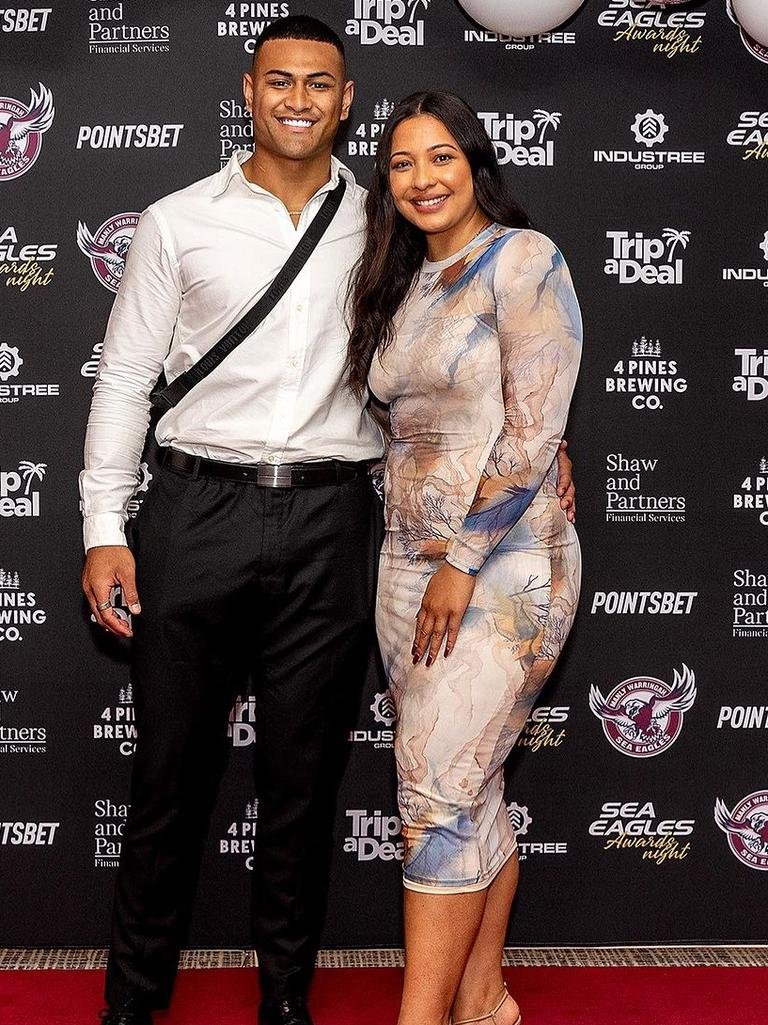 𝑩𝑶𝑴𝑩𝑺𝑯𝑬𝑳𝑳 𝑨𝑵𝑵𝑶𝑼𝑵𝑪𝑬𝑴𝑬𝑵𝑻: 𝑴𝒂𝒏𝒍𝒚 𝑺𝒆𝒂 𝑬𝒂𝒈𝒍𝒆𝒔 𝒇𝒂𝒏𝒔 𝑹𝒆𝒂𝒄𝒕 𝒊𝒏 𝒔𝒉𝒐𝒄𝒌 𝒂𝒔 𝒕𝒉𝒆 𝒔𝒆𝒄𝒐𝒏𝒅-𝒓𝒐𝒘𝒆𝒓 𝑯𝒂𝒖𝒎𝒐𝒍𝒆 𝑶𝒍𝒂𝒌𝒂𝒖 𝒐𝒇𝒇𝒊𝒄𝒊𝒂𝒍𝒍𝒚 𝒇𝒊𝒍𝒆𝒔 𝑫𝒊𝒗𝒐𝒓𝒄𝒆 𝒘𝒊𝒕𝒉 𝒉𝒊𝒔 𝒘𝒊𝒇𝒆 𝑨𝒏𝒂 𝑰𝒍𝒂𝒗𝒂𝒍𝒖 𝒂𝒏𝒅 𝒆𝒙𝒑𝒍𝒂𝒊𝒏 𝒉𝒊𝒔 𝒅𝒆𝒄𝒊𝒔𝒊𝒐𝒏 𝒕𝒉𝒂𝒕….𝒔𝒆𝒆 𝒎𝒐𝒓𝒆