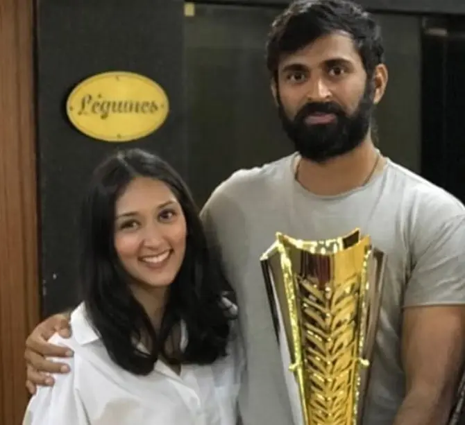 𝐁𝐎𝐌𝐁𝐒𝐇𝐄𝐋𝐋 𝐀𝐍𝐍𝐎𝐔𝐍𝐂𝐄𝐌𝐄𝐍𝐓: 𝗞𝗼𝗹𝗸𝗮𝘁𝗮 𝗞𝗻𝗶𝗴𝗵𝘁𝘀 𝗥𝗶𝗱𝗲𝗿𝘀 (𝗞𝗞𝗥) 𝐟𝐚𝐧𝐬 𝐑𝐞𝐚𝐜𝐭 𝐬𝐡𝐨𝐜𝐤 𝐚𝐬 𝗛𝗲𝗮𝗱 𝗖𝗼𝗮𝗰𝗵 𝗔𝗯𝗵𝗶𝘀𝗵𝗲𝗸 𝗡𝗮𝘆𝗮𝗿 𝐨𝐟𝐟𝐢𝐜𝐢𝐚𝐥𝐥𝐲 𝐅𝐢𝐥𝐞𝐬 𝐃𝐢𝐯𝐨𝐫𝐜𝐞 𝐰𝐢𝐭𝐡 𝐡𝐢𝐬 𝐖𝐢𝐟𝐞 𝗡𝗮𝘁𝗮𝘀𝗵𝗮 𝗦𝗵𝗲𝗶𝗸𝗵 𝐚𝐧𝐝 𝐞𝐱𝐩𝐥𝐚𝐢𝐧 𝐡𝐢𝐬 𝐝𝐞𝐜𝐢𝐬𝐢𝐨𝐧….𝐬𝐞𝐞 𝐦𝐨𝐫𝐞